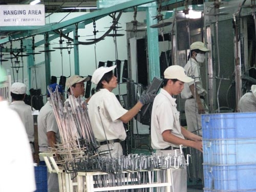 lao động làm nhựa Nhật Bản